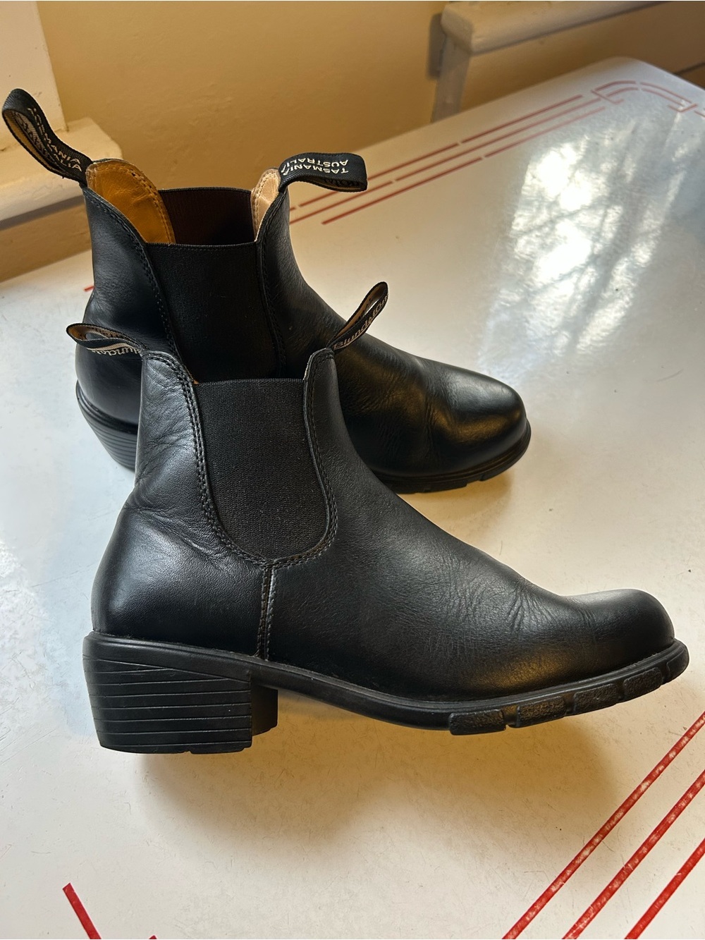Blundstone 1671 Black Leather Chelsea Ankle Boots US 9